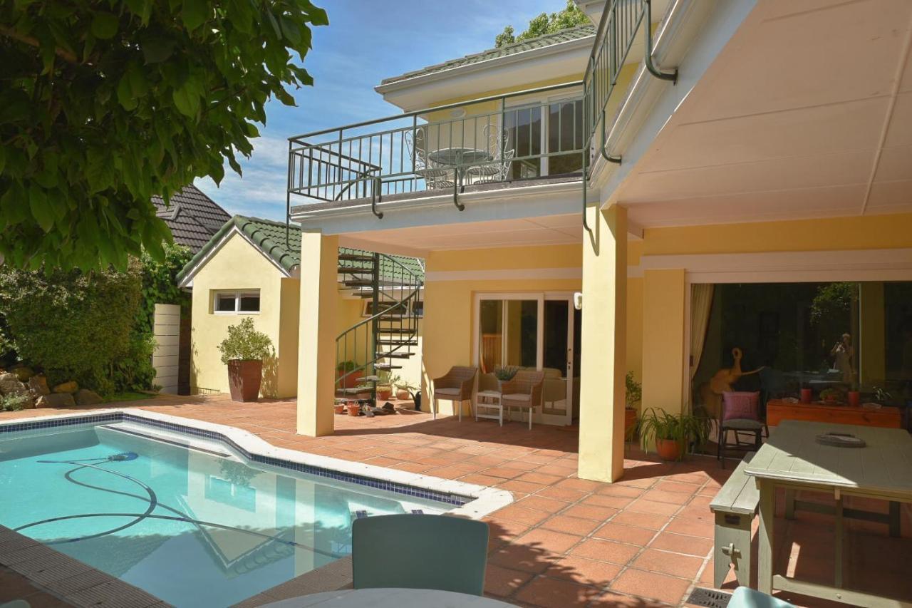 On Pinewood Guest House Kapstadt Exterior foto