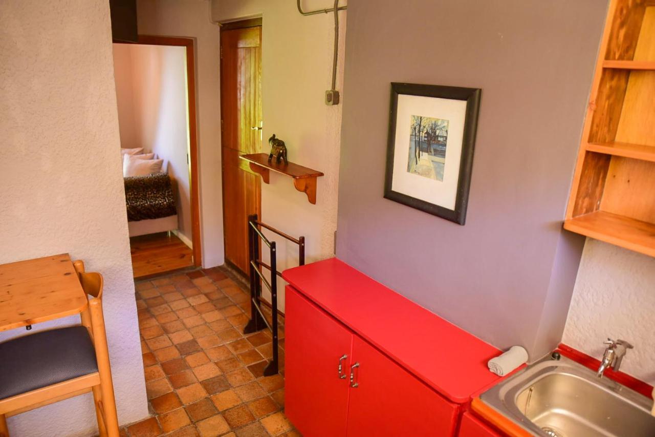 On Pinewood Guest House Kapstadt Exterior foto